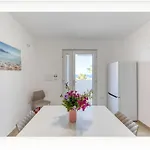 Fronte Mare Apartman *